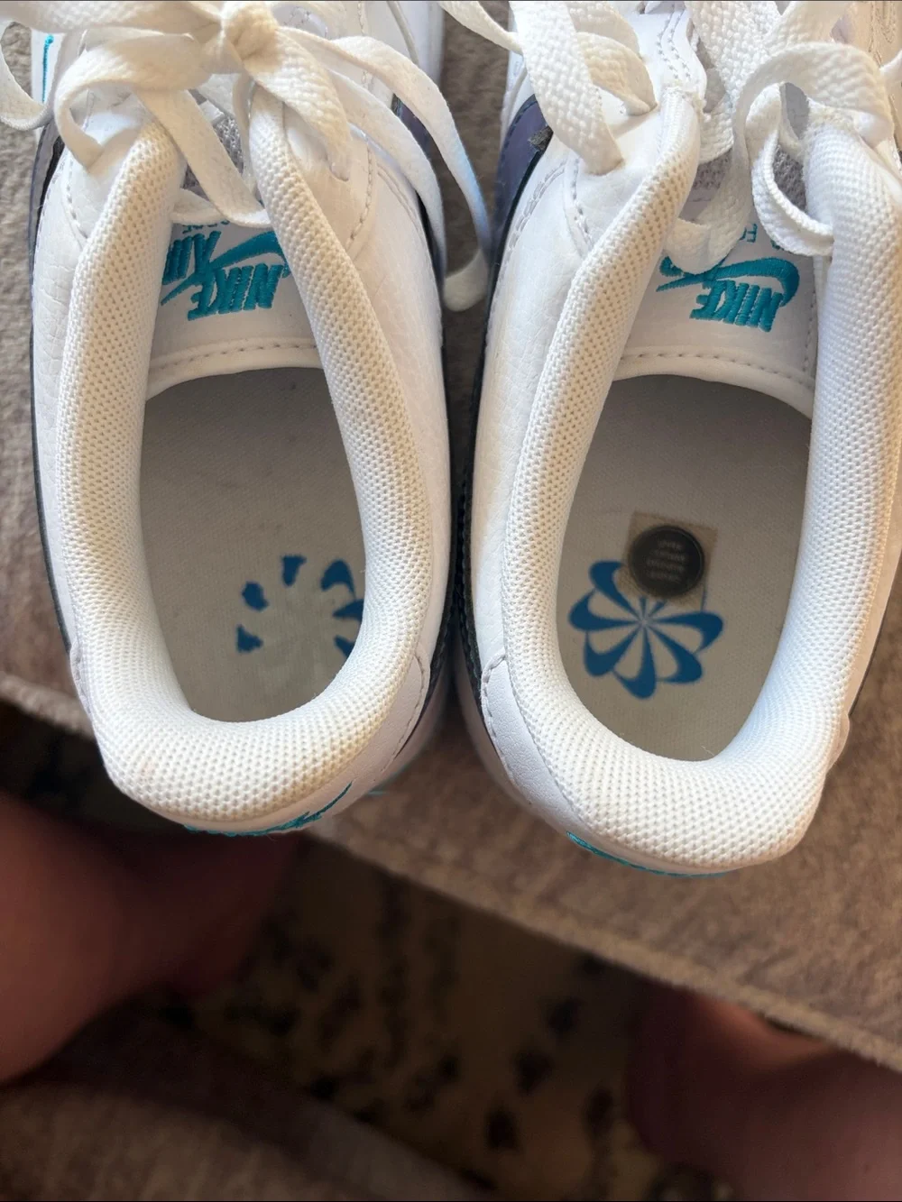 Nike White Leather Sneakers with Teal and Navy Swoosh (6Y)